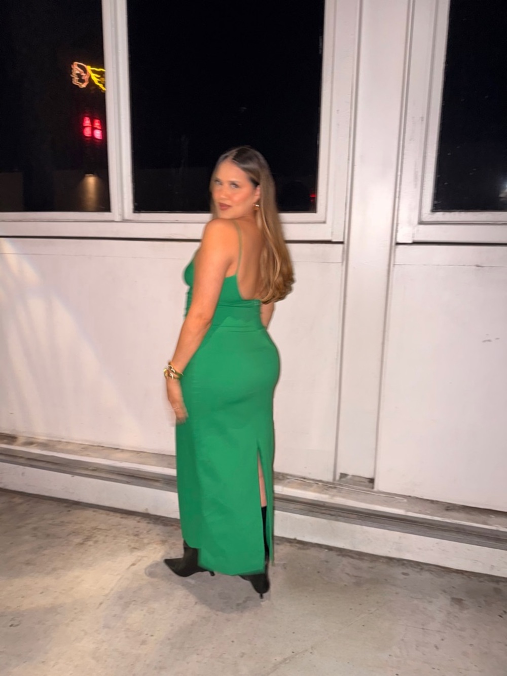Figure-Flattering Green Maxi Dress with Back Slit